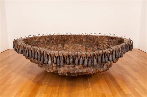  「Ursula von Rydingsvard: 木と鋼鉄の交響曲」展覧会、ドイツ出身のスーパースターが彫刻の世界へ！