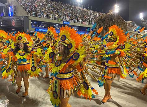  ヴィトーのサンバ Carnaval: ブラジルの国民的スターが日本を熱狂させる！